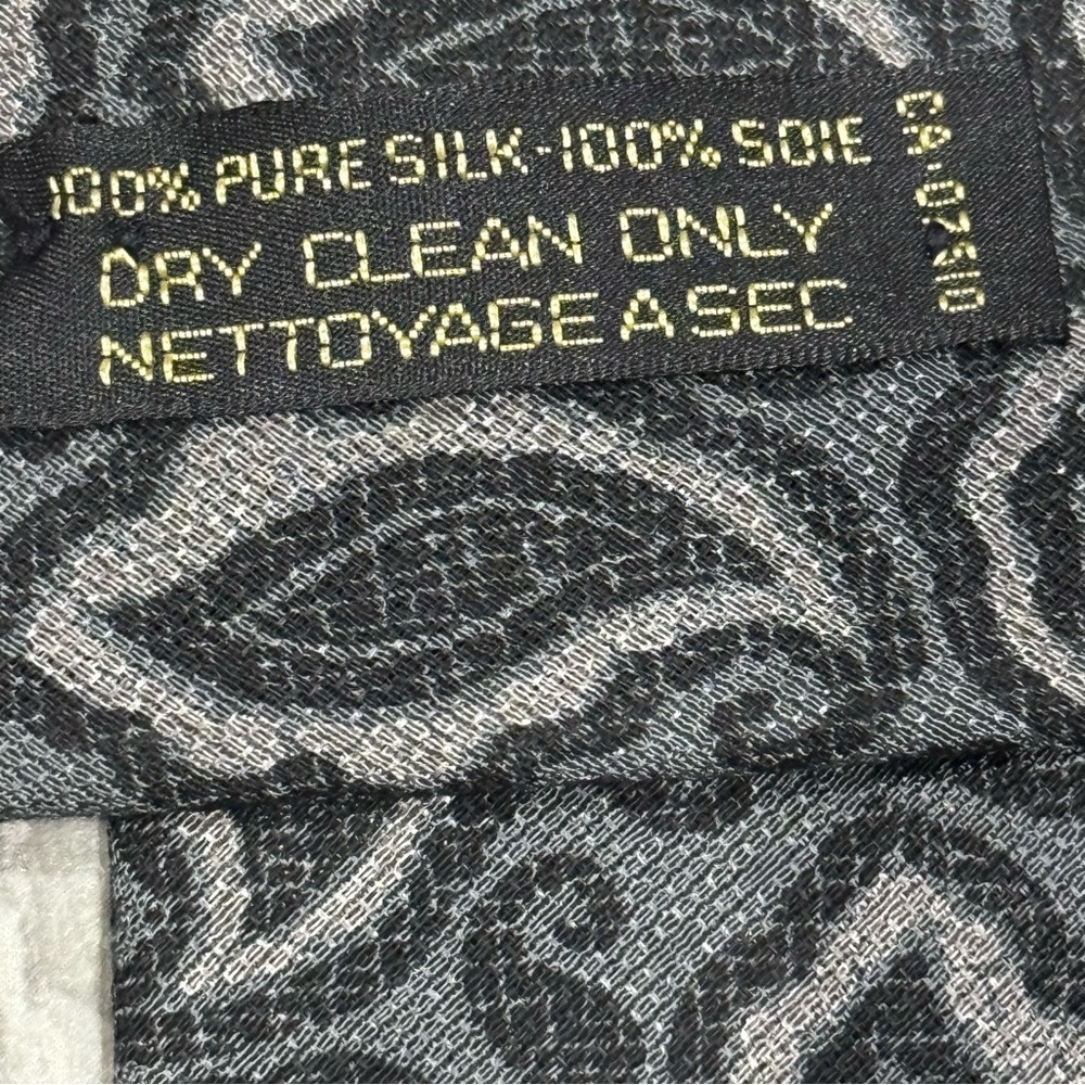 Giorgio Armani Silk Tie Paisley Print - Picture 9 of 10